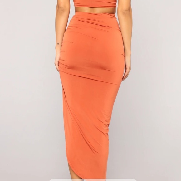 Satin rust asymmetrical ruched open slit skirt - Picture 3 of 9